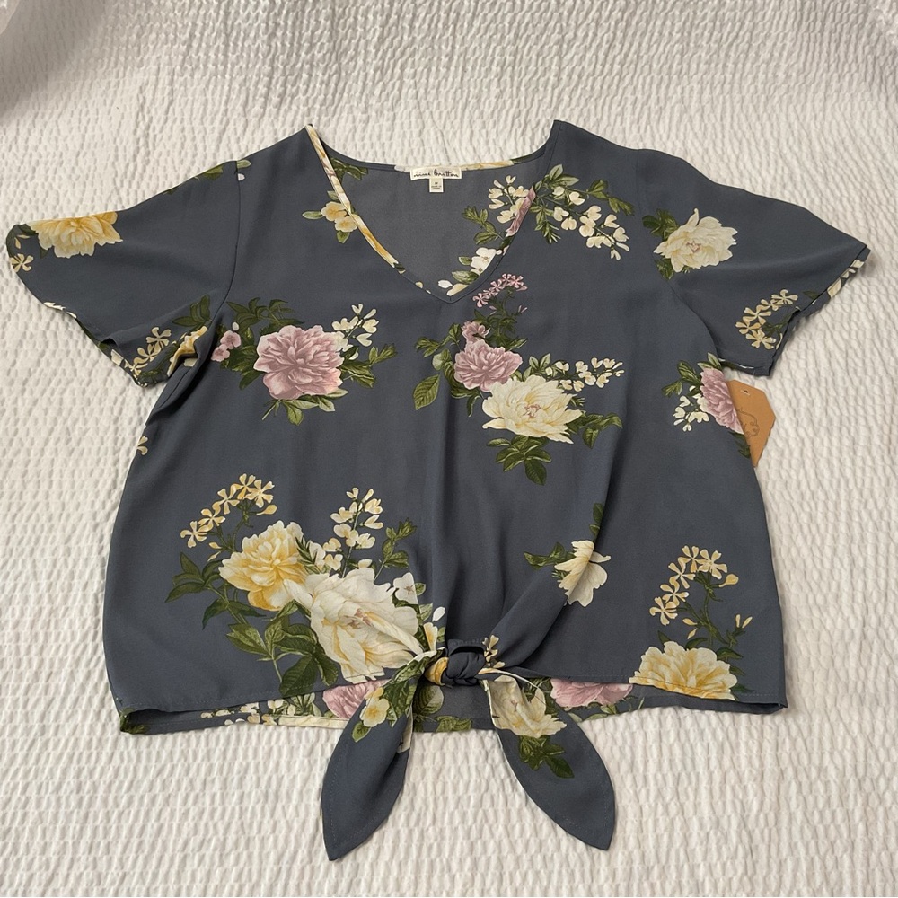 New Nine Britton Arella Tie Front V-Neck Blouse